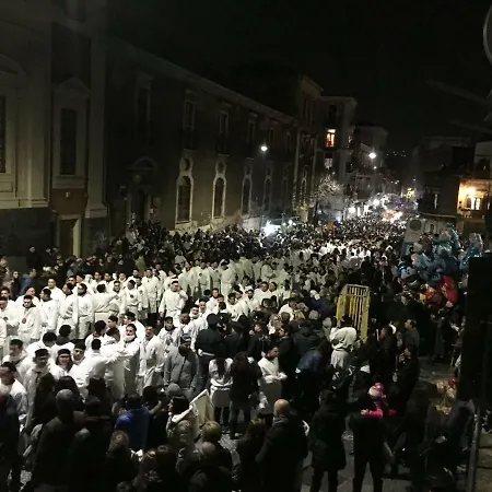 アパート Dimora Del Papa カターニア