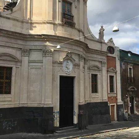Dimora Del Papa * Catane